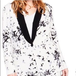 Beautiful Rachel Roy Blazer🌹